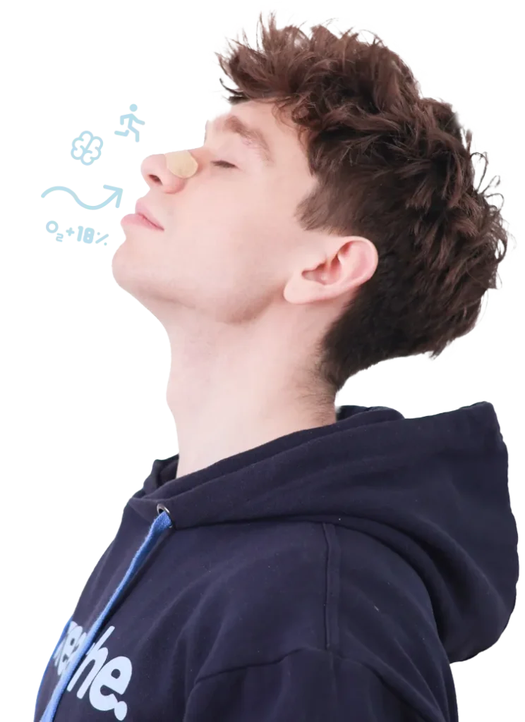 Mężczyzna z założonym plastrem na nos ułatwiającym oddychanie